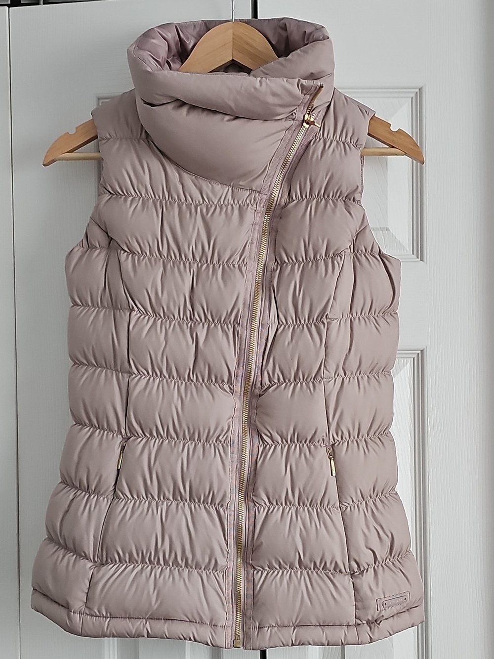 Athleta Mauve Light Pink Quilted Puffer Vest with Gold Zipper